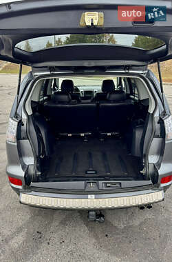 Внедорожник / Кроссовер Mitsubishi Outlander 2012 в 