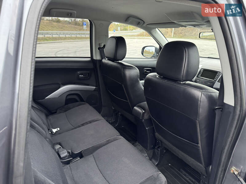 Внедорожник / Кроссовер Mitsubishi Outlander 2012 в Полтаве