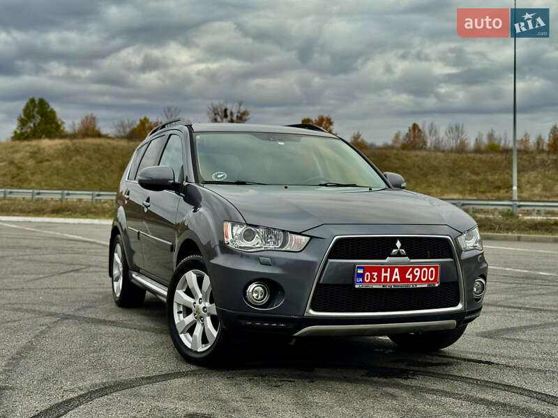 Внедорожник / Кроссовер Mitsubishi Outlander 2012 в Полтаве