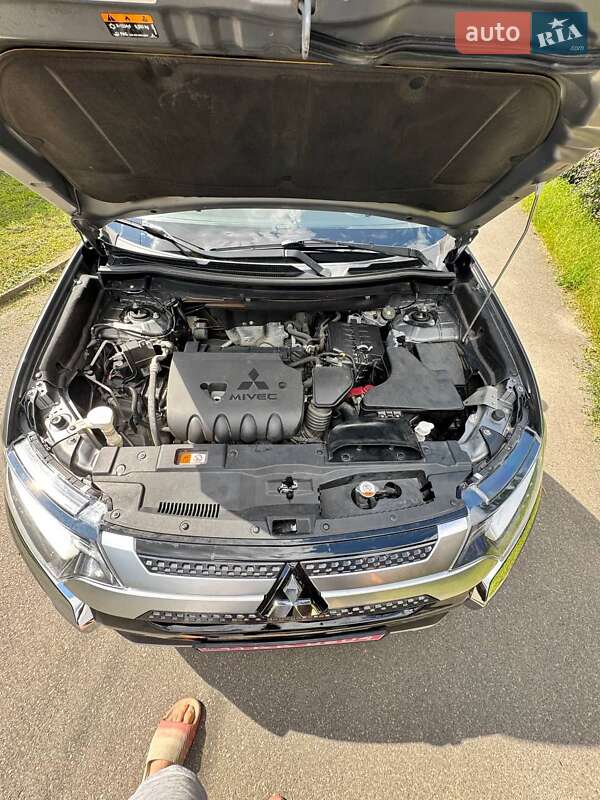 Позашляховик / Кросовер Mitsubishi Outlander 2020 в Вінниці