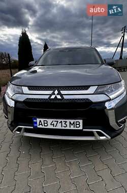 Внедорожник / Кроссовер Mitsubishi Outlander 2020 в Виннице