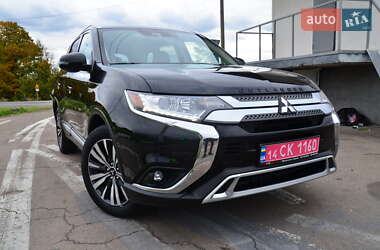 Внедорожник / Кроссовер Mitsubishi Outlander 2020 в 