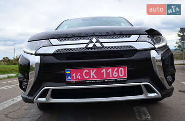 Внедорожник / Кроссовер Mitsubishi Outlander 2020 в 