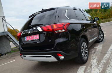 Внедорожник / Кроссовер Mitsubishi Outlander 2020 в 