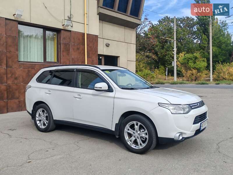 Внедорожник / Кроссовер Mitsubishi Outlander 2013 в Днепре фото 4 Внедорожник / Кроссовер Mitsubishi Outlander 2013 в Днепре