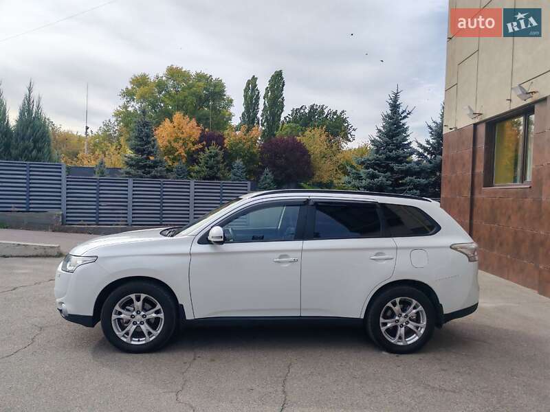 Внедорожник / Кроссовер Mitsubishi Outlander 2013 в Днепре фото 7 Внедорожник / Кроссовер Mitsubishi Outlander 2013 в Днепре