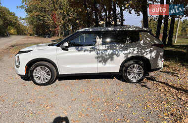 Внедорожник / Кроссовер Mitsubishi Outlander 2022 в 