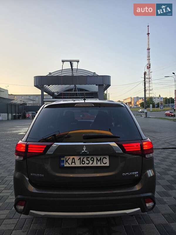 Внедорожник / Кроссовер Mitsubishi Outlander 2015 в Хмельницком
