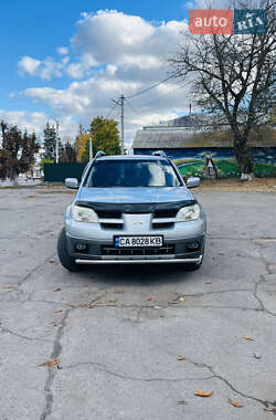 Внедорожник / Кроссовер Mitsubishi Outlander 2005 в  фото 2 Внедорожник / Кроссовер Mitsubishi Outlander 2005 в
