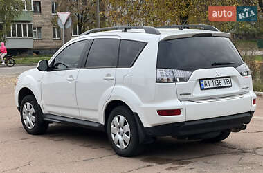 Позашляховик / Кросовер Mitsubishi Outlander 2011 в  фото 5 Позашляховик / Кросовер Mitsubishi Outlander 2011 в