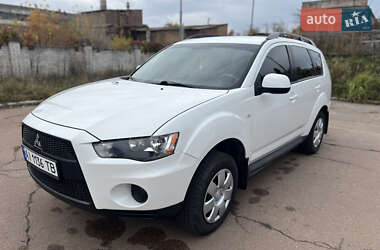 Позашляховик / Кросовер Mitsubishi Outlander 2011 в  фото 15 Позашляховик / Кросовер Mitsubishi Outlander 2011 в