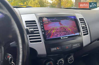 Позашляховик / Кросовер Mitsubishi Outlander 2011 в  фото 33 Позашляховик / Кросовер Mitsubishi Outlander 2011 в