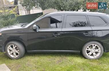 Позашляховик / Кросовер Mitsubishi Outlander 2013 в Львові