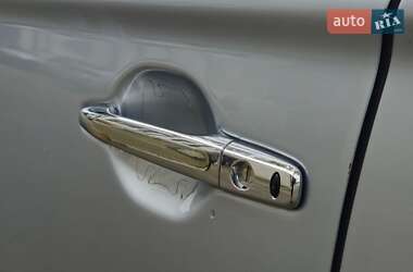 Внедорожник / Кроссовер Mitsubishi Outlander 2012 в 