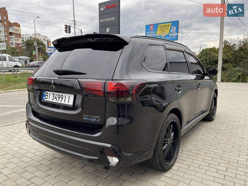 Внедорожник / Кроссовер Mitsubishi Outlander 2018 в Полтаве