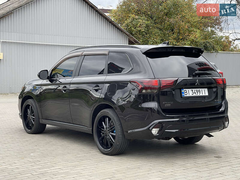 Внедорожник / Кроссовер Mitsubishi Outlander 2018 в Полтаве