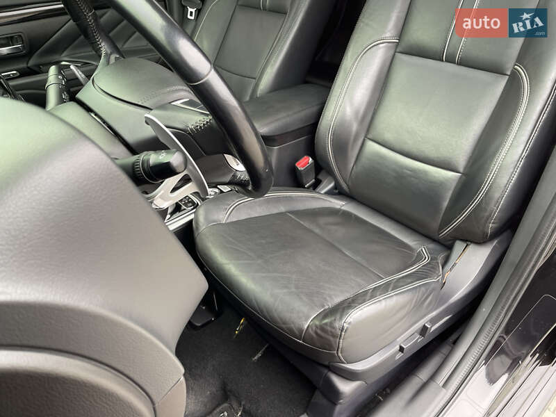 Внедорожник / Кроссовер Mitsubishi Outlander 2018 в Полтаве