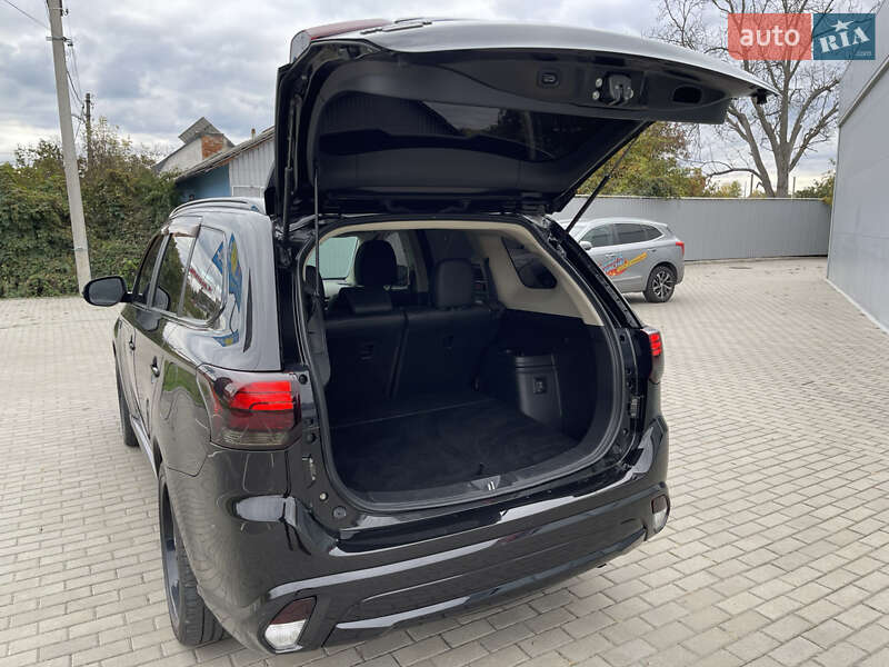 Внедорожник / Кроссовер Mitsubishi Outlander 2018 в Полтаве