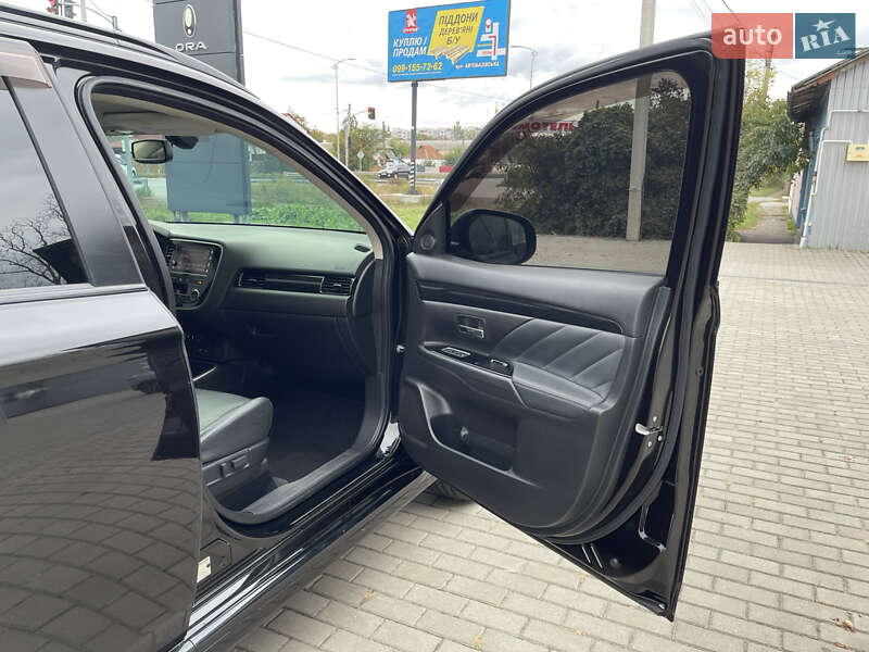 Внедорожник / Кроссовер Mitsubishi Outlander 2018 в Полтаве