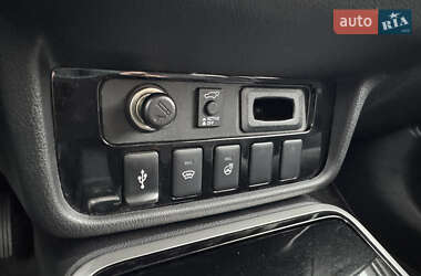 Внедорожник / Кроссовер Mitsubishi Outlander 2019 в 