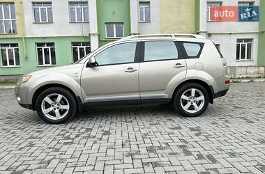 Позашляховик / Кросовер Mitsubishi Outlander 2007 в  фото 2 Позашляховик / Кросовер Mitsubishi Outlander 2007 в
