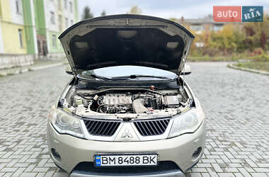 Позашляховик / Кросовер Mitsubishi Outlander 2007 в  фото 12 Позашляховик / Кросовер Mitsubishi Outlander 2007 в
