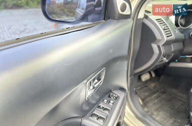 Позашляховик / Кросовер Mitsubishi Outlander 2007 в  фото 17 Позашляховик / Кросовер Mitsubishi Outlander 2007 в