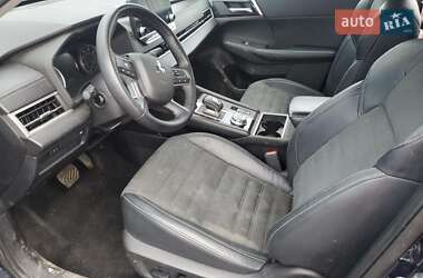 Внедорожник / Кроссовер Mitsubishi Outlander 2021 в 