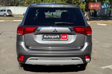Внедорожник / Кроссовер Mitsubishi Outlander 2021 в 