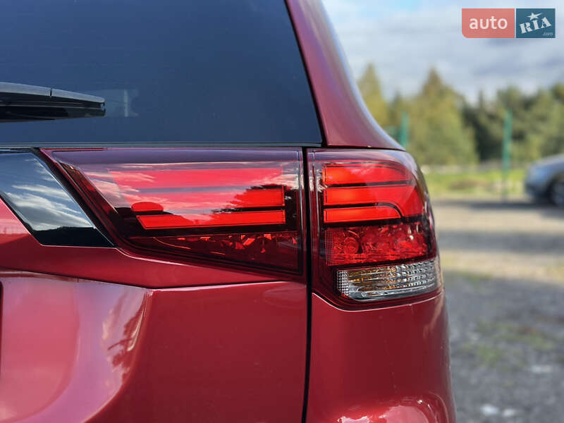 Позашляховик / Кросовер Mitsubishi Outlander 2016 в Львові фото 11 Позашляховик / Кросовер Mitsubishi Outlander 2016 в Львові