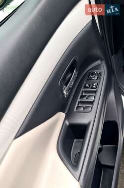 Позашляховик / Кросовер Mitsubishi Outlander 2014 в  фото 20 Позашляховик / Кросовер Mitsubishi Outlander 2014 в