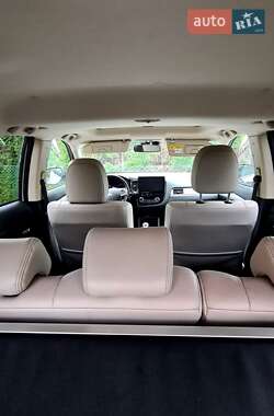 Позашляховик / Кросовер Mitsubishi Outlander 2014 в  фото 25 Позашляховик / Кросовер Mitsubishi Outlander 2014 в