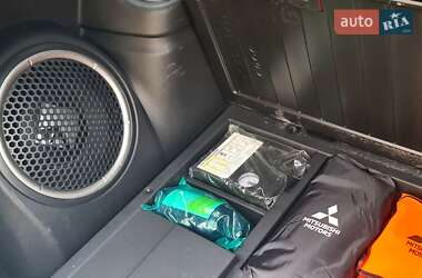 Позашляховик / Кросовер Mitsubishi Outlander 2014 в  фото 41 Позашляховик / Кросовер Mitsubishi Outlander 2014 в