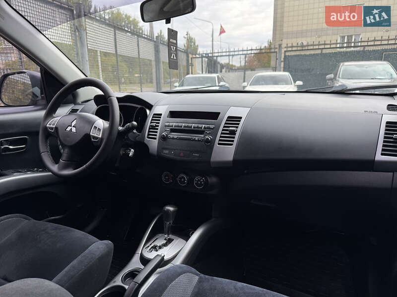 Позашляховик / Кросовер Mitsubishi Outlander 2010 в Запоріжжі