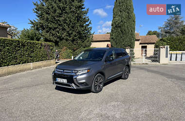 Позашляховик / Кросовер Mitsubishi Outlander 2018 в Одесі