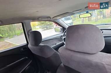 Внедорожник / Кроссовер Mitsubishi Outlander 2003 в 