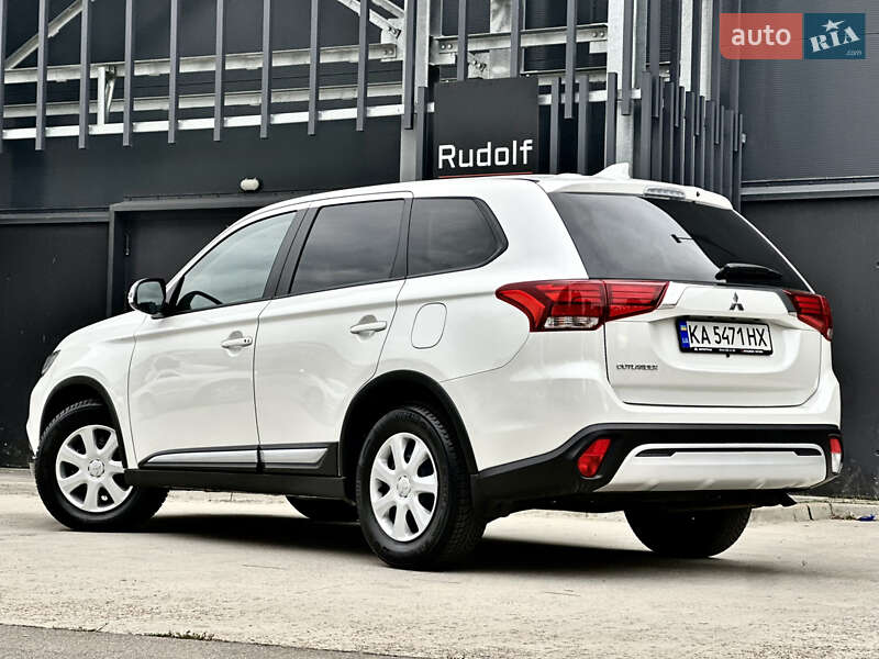 Позашляховик / Кросовер Mitsubishi Outlander 2021 в Києві фото 8 Позашляховик / Кросовер Mitsubishi Outlander 2021 в Києві