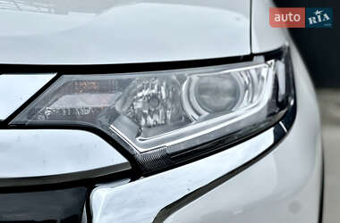 Внедорожник / Кроссовер Mitsubishi Outlander 2021 в 
