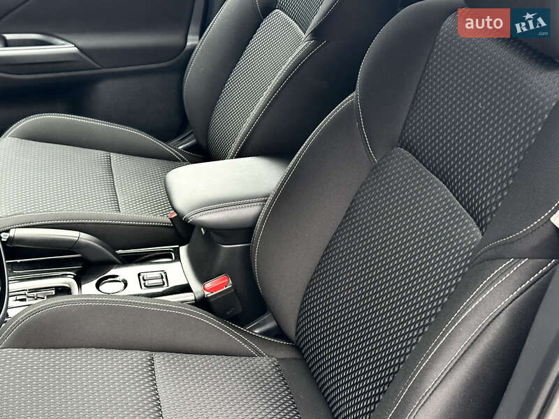 Позашляховик / Кросовер Mitsubishi Outlander 2021 в Києві фото 29 Позашляховик / Кросовер Mitsubishi Outlander 2021 в Києві