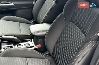 Внедорожник / Кроссовер Mitsubishi Outlander 2021 в 