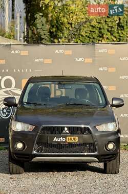 Внедорожник / Кроссовер Mitsubishi Outlander 2010 в 