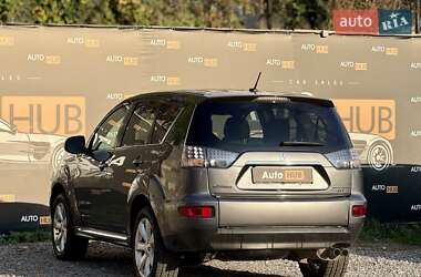 Внедорожник / Кроссовер Mitsubishi Outlander 2010 в 