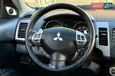 Внедорожник / Кроссовер Mitsubishi Outlander 2010 в 