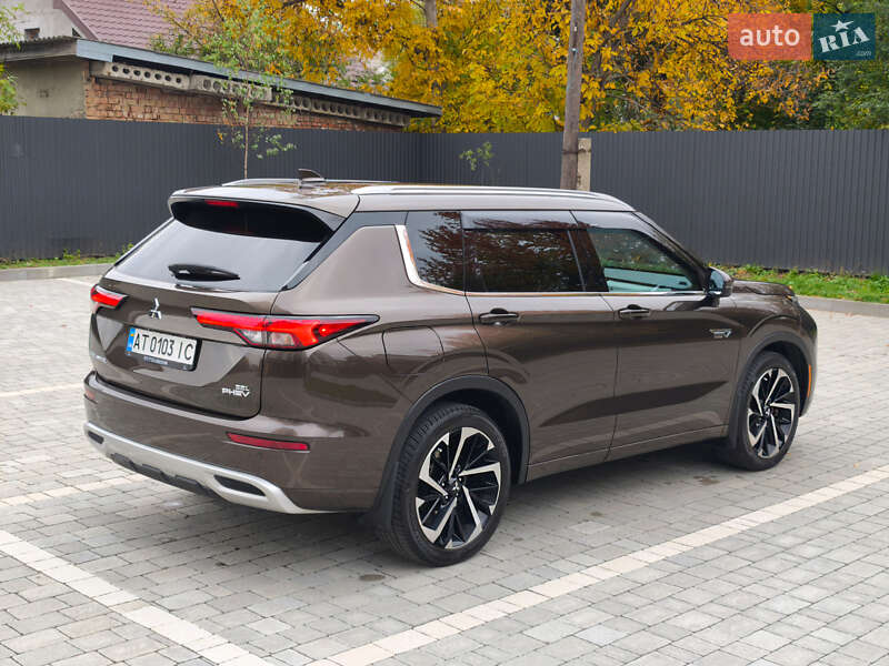 Внедорожник / Кроссовер Mitsubishi Outlander 2022 в Ивано-Франковске