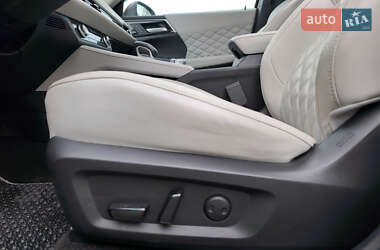 Внедорожник / Кроссовер Mitsubishi Outlander 2022 в 