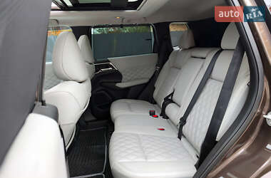 Внедорожник / Кроссовер Mitsubishi Outlander 2022 в 