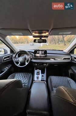 Внедорожник / Кроссовер Mitsubishi Outlander 2022 в 