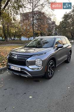Внедорожник / Кроссовер Mitsubishi Outlander 2022 в Харькове