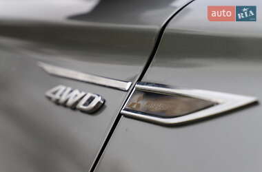 Внедорожник / Кроссовер Mitsubishi Outlander 2016 в 