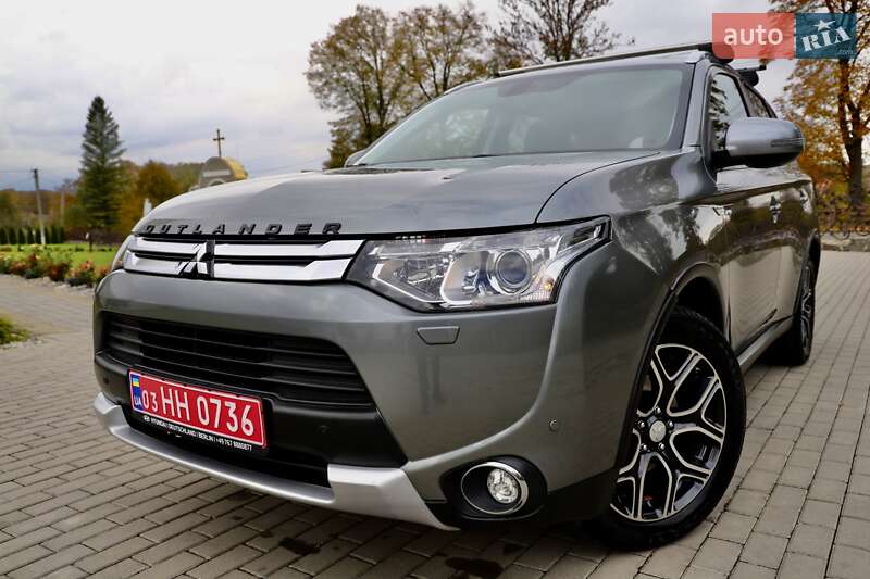 Внедорожник / Кроссовер Mitsubishi Outlander 2016 в Дрогобыче